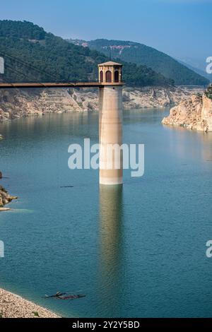 Barrage Francisco Abellan situé sur la rivière Fardes, Grenade, Espagne Banque D'Images