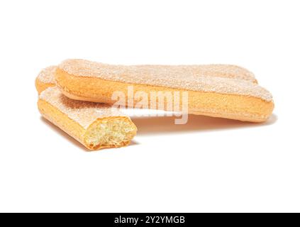 Biscuits aux ladyfingers ou savoiardi, desserts italiens et biscuits éponge, isolés sur fond blanc Banque D'Images