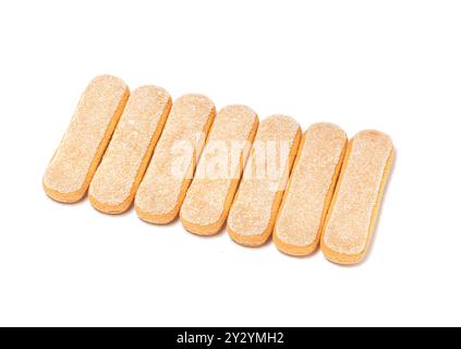 Biscuit coccinelle ou savoiardi, dessert italien et biscuits éponge, isolé sur fond blanc Banque D'Images