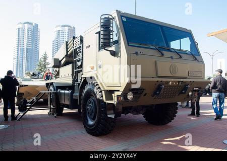 Kiev, Ukraine - 10 octobre 2018 : système de fusée à lancements multiples BM-21 MT Striga production tchèque exposée à l'exposition "armes et sécurité" Banque D'Images