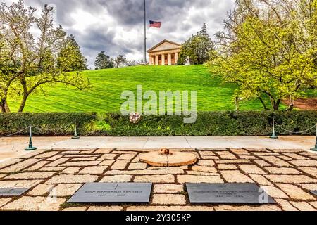 Président John F. Kennedy son épouse graves Eternal Flame Lee House cimetière national d'Arlington Washington DC Kennedy 35e président américain jusqu'à Assasinate Banque D'Images