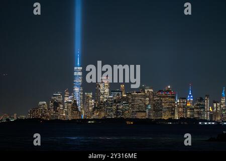 Manhattan, États-Unis. 11 septembre 2024. Tribute in Light Memorial est vu lors de la 23e commémoration de l'attaque des Twin Towers à Lower Manhattan, NY, le mercredi 11 septembre 2024. (Photo de Cristina Matuozzi/Sipa USA) crédit : Sipa USA/Alamy Live News Banque D'Images