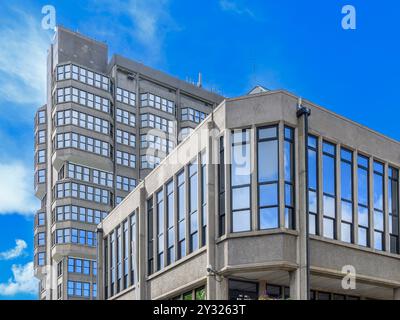 County Hall, Aylesbury, Buckinghamshire, Royaume-Uni. La tour a été conçue par l'architecte du comté Fred Pooley et achevée en 1966. Banque D'Images