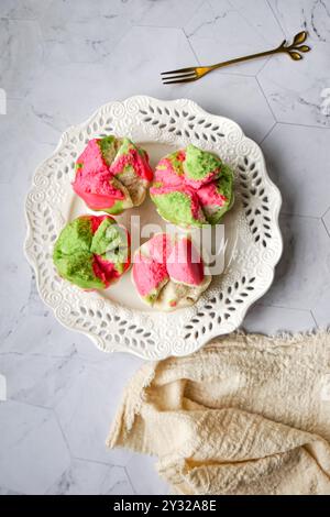 Cupcake à la vapeur coloré Blossom ou APAM Mekar Banque D'Images