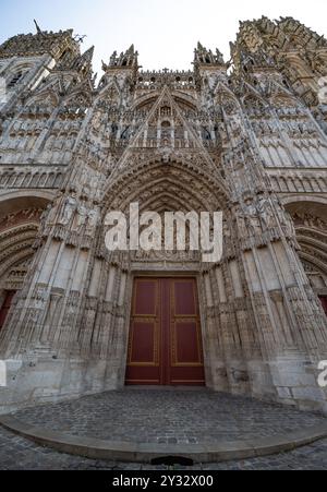 Rouen ; France - août 2024 : Cathédrale notre-Dame de Rouen Banque D'Images