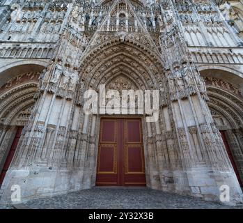 Rouen ; France - août 2024 : Cathédrale notre-Dame de Rouen Banque D'Images