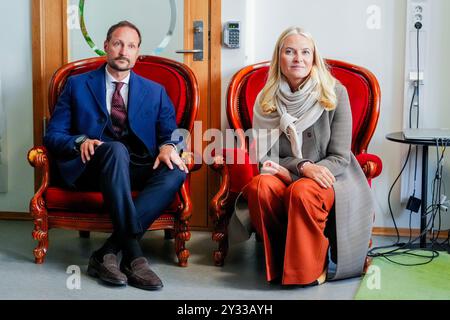 Trøndelag, 12/09/2024, Trondheim 20240912. Le prince héritier norvégien Haakon et la princesse héritière mette-Marit visitent Trondheim lors de leur voyage à Trondelag. Photo : Lise Aaserud / NTB crédit : NTB / Alamy Live News Banque D'Images