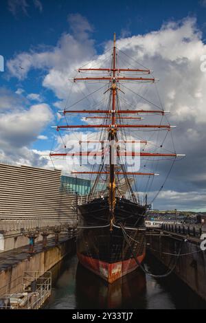 Dundee,Écosse - 4 août,2022: Navire à vapeur RRS Discovery utilisé pour la recherche en Antarctique qui est exposé dans un musée à Dundee, Écosse Banque D'Images