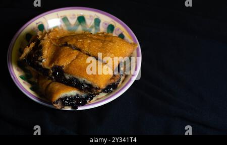 tourné sur terang bulan ou martabak sucré. Cuisine indonésienne typique. Banque D'Images