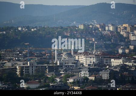 Vue de Büyük Çamlıca camii parkı,Uskudar, Istanbul, Turquie, Europe-Asie Banque D'Images