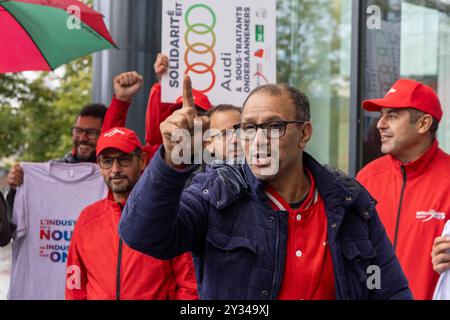 Bruxelles, Belgique. 12 septembre 2024. Les syndicalistes arrivent à une réunion de conciliation organisée pour les syndicats et la direction de l’usine Audi Brussels à Vorst-Forest, dans les bureaux de l’Agence fédérale pour l’emploi à Bruxelles, le jeudi 12 septembre 2024. Audi Brussels a annoncé des plans de restructuration de l'usine, au moins 1,500 emplois sont menacés d'être supprimés. BELGA PHOTO NICOLAS MAETERLINCK crédit : Belga News Agency/Alamy Live News Banque D'Images