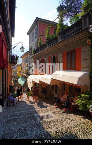 BELLAGIO, ITALIE -10 juillet 2024- vue de jour d'été de Bellagio, un village coloré sur le lac de Côme dans la province de Lecco dans la région italienne de Lombardie. Banque D'Images