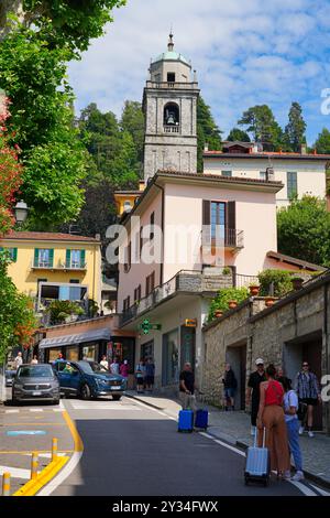 BELLAGIO, ITALIE -10 juillet 2024- vue de jour d'été de Bellagio, un village coloré sur le lac de Côme dans la province de Lecco dans la région italienne de Lombardie. Banque D'Images