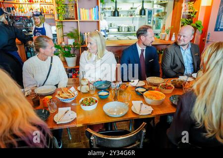 Trøndelag, 12/09/2024, Trondheim 20240912. Le prince héritier norvégien Haakon et la princesse héritière mette-Marit visitent Trondheim lors de leur voyage à Trondelag. Photo : Lise Aaserud / NTB Banque D'Images