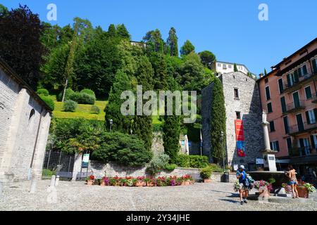 BELLAGIO, ITALIE -10 juillet 2024- vue de jour d'été de Bellagio, un village coloré sur le lac de Côme dans la province de Lecco dans la région italienne de Lombardie. Banque D'Images
