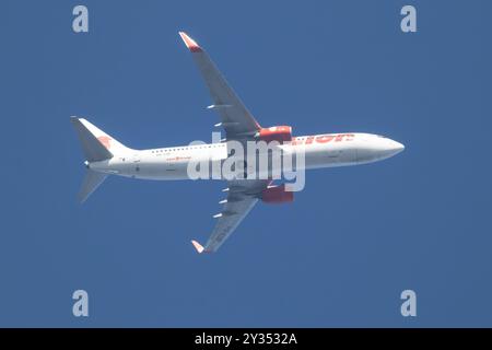 Chiangmai, Thaïlande - décembre 26 2023 : HS-LUP Boeing 737-800 de la compagnie aérienne thaïlandaise lionair. Décollez de l'aéroport de Chiangmai à Bangkok. Banque D'Images