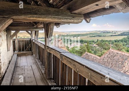 Vues depuis la plate-forme du clocher, église saxonne fortifiée, Viscri, Transylvanie, Roumanie Banque D'Images