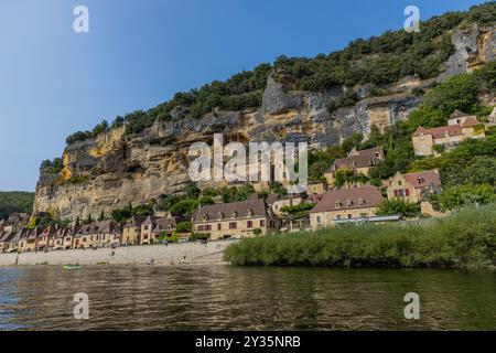 La Roc Gageac ; France : 20 août ; 2024 : village fluvial médiéval de la Roc Gageac en Dordogne Banque D'Images