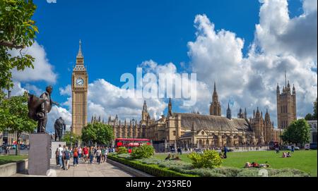 Chambres du Parlement, Londres. Palais de Westminster (chambres du Parlement) et Big Ben du Parlement Sqaure, Londres, Angleterre, Royaume-Uni Banque D'Images