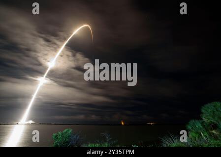 Cap Canaveral, Floride, États-Unis. 12 septembre 2024. Une fusée SpaceX Falcon 9 est lancée depuis le Space Launch Complex 40 à Cape Canaveral Space Force Station (CCSFS), en Floride, transportant le premier lot de satellites AST SpaceMobile appelés Bluebird. (Crédit image : © Charles Briggs/ZUMA Press Wire) USAGE ÉDITORIAL SEULEMENT! Non destiné à UN USAGE commercial ! Banque D'Images