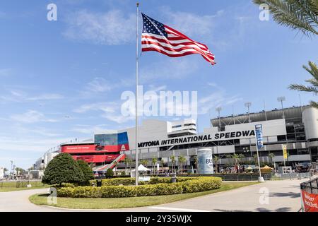 Daytona International Speedway est un circuit de Daytona Beach qui accueille le Daytona 500, ainsi que d'autres courses et divertissements. Banque D'Images