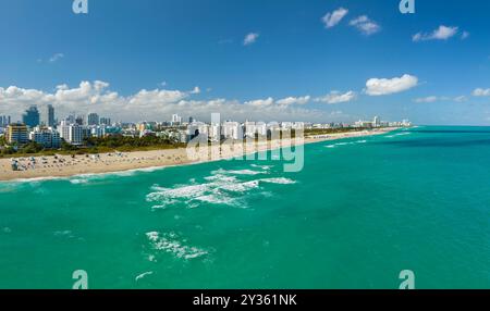 Popular vacation spot in the United States. Ocean warm waters and sandy beachfront at Miami Beach in Florida, USA. American travel destination Stock Photo