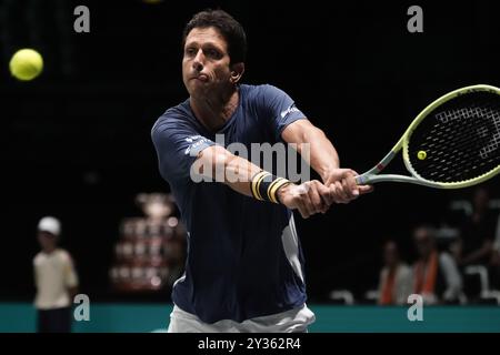 Bologne, Italie. 12 septembre 2024. Marcelo Melo en action lors de la finale de la Coupe Davis 2024 match du Groupe A entre Wesley Koolhof/Botic van de Zandschulp (pays-Bas) et Rafael Matos/Marcelo Melo (Brésil) à l'Unipol Arena, Bologne, Italie - 12 septembre 2024. Sport - Tennis. (Photo de Massimo Paolone/LaPresse) crédit : LaPresse/Alamy Live News Banque D'Images