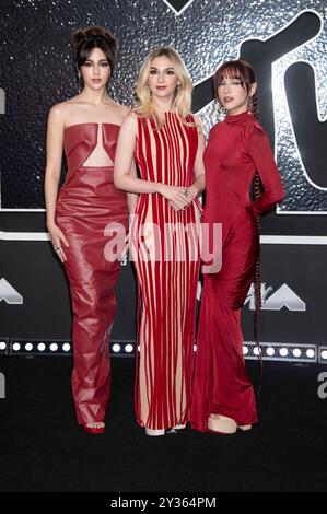 Alejandra Villarreal Velez, Paulina Villarreal Velez und Daniela Villarreal Velez von the Warning BEI der Verleihung der MTV Video Music Awards 2024 à UBS Arena, New York, 11.09.2024 *** Alejandra Villarreal Velez, Paulina Villarreal Velez et Daniela Villarreal Velez from the Warning at MTV Video Music Awards 2024 à UBS Arena, New York, 11 09 2024 Foto:XB.xHinex/xtv 4773 Awards Banque D'Images