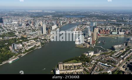 La tour Zalmhaven à Rotterdam est le plus haut bâtiment des pays-Bas à 215 mètres. pays-bas hors service - belgique hors service Banque D'Images