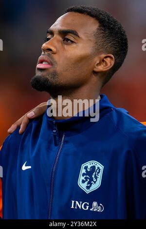 Amsterdam, pays-Bas. 10 septembre 2024. AMSTERDAM, PAYS-BAS - 10 SEPTEMBRE : Ryan Gravenberch des pays-Bas avant le match du Groupe A3 de l'UEFA Ligue des Nations 2024/25 Ligue A entre les pays-Bas et l'Allemagne au Johan Cruijff Arena le 10 septembre 2024 à Amsterdam, pays-Bas. (Photo de Joris Verwijst/Agence BSR) crédit : Agence BSR/Alamy Live News Banque D'Images