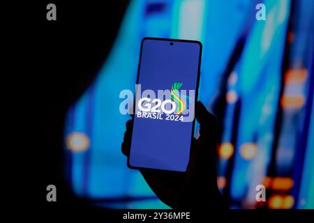 Paraguay. 12 septembre 2024. Dans cette illustration photo, le logo du sommet du G20 Rio de Janeiro 2024 (G20 Brasil 2024) est affiché sur un écran de smartphone. (Crédit image : © Jaque Silva/SOPA images via ZUMA Press Wire) USAGE ÉDITORIAL SEULEMENT! Non destiné à UN USAGE commercial ! Banque D'Images