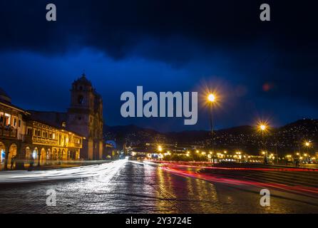 Au cœur des Andes, Cusco est la porte d'entrée vers les merveilles anciennes et la culture vivante. Une ville où l'histoire et la tradition prennent vie dans chaque s. Banque D'Images