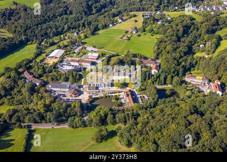 Luftbild, Gemeinde Bleibergquelle, Gemeinnützige Einrichtung, Baustelle und Renovierung mit Baugerüst, Velbert, Ruhrgebiet, Nordrhein-Westfalen, Deutschland ACHTUNGxMINDESTHONORARx60xEURO *** vue aérienne, Community Bleibergquelle, organisation à but non lucratif, chantier de construction et rénovation avec échafaudage, Velbert, région de la Ruhr, Rhénanie du Nord-Westphalie, Allemagne, EUTEMINESTHONORATIN60xORAXONXONXRENTIRONXRO Banque D'Images