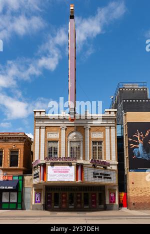 Minneapolis, Minnesota - États-Unis - 15 août 2024 : extérieur de l'Orpheum Theatre, initialement ouvert en 1921, dans le centre-ville de Minneapolis, Minne Banque D'Images