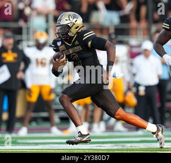 San Marcos, Texas, États-Unis. 12 septembre 2024. Le quarterback Jordan McCloud (3) porte le ballon lors d'un match de football NCAA entre l'État du Texas et l'État de l'Arizona le 12 septembre 2024 à San Marcos, Texas. Arizona State Won, 31-28. (Crédit image : © Scott Coleman/ZUMA Press Wire) USAGE ÉDITORIAL SEULEMENT! Non destiné à UN USAGE commercial ! Banque D'Images