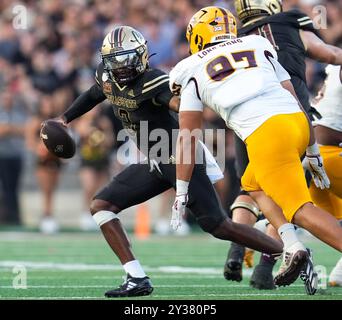 San Marcos, Texas, États-Unis. 12 septembre 2024. Le quarterback de l'État du Texas Jordan McCloud (3) porte le ballon lors d'un match de football NCAA entre l'État du Texas et l'État de l'Arizona le 12 septembre 2024, à San Marcos, Texas. Arizona State Won, 31-28. (Crédit image : © Scott Coleman/ZUMA Press Wire) USAGE ÉDITORIAL SEULEMENT! Non destiné à UN USAGE commercial ! Banque D'Images