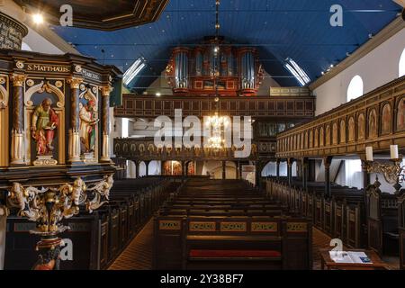 Nach fast zweijaehriger Restaurierungszeit ist die Gloger-Orgel in die evangelische Severi-Kirche in Otterndorf zurueckgekehrt Foto vom 30.08.2024. Die historische Orgel, ein barockes Schmuckstueck, wurde 1742 von Dietrich Christoph Gloger 1705-1773 errichtet. Der Baumeister hatte damals auch gut erhaltenes Pfeifenmaterial aus der Renaissance verwendet - ein seltener Schatz von Hohem Wert, der dem instrument 2020 auch den Titel Orgel des Jahres der bundesweiten Stiftung Orgelklang einbrachte. Es ist die groesste Barockorgel zwischen Elbe und Weser. Siehe epd-Bericht vom 13.09.2024 EDITORIA Banque D'Images