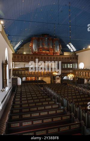 Nach fast zweijaehriger Restaurierungszeit ist die Gloger-Orgel in die evangelische Severi-Kirche in Otterndorf zurueckgekehrt Foto vom 30.08.2024. Die historische Orgel, ein barockes Schmuckstueck, wurde 1742 von Dietrich Christoph Gloger 1705-1773 errichtet. Der Baumeister hatte damals auch gut erhaltenes Pfeifenmaterial aus der Renaissance verwendet - ein seltener Schatz von Hohem Wert, der dem instrument 2020 auch den Titel Orgel des Jahres der bundesweiten Stiftung Orgelklang einbrachte. Es ist die groesste Barockorgel zwischen Elbe und Weser. Siehe epd-Bericht vom 13.09.2024 EDITORIA Banque D'Images