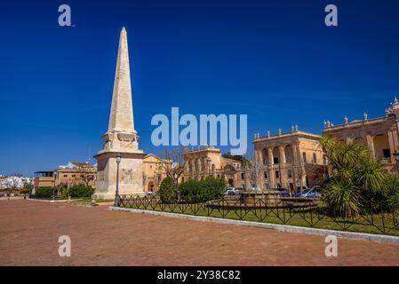 Place Plaça des Born dans le centre historique de la ville de Ciutadella (Minorque, Îles Baléares, Espagne) ESP : Plaza des Born en Ciutadella, Minorque Banque D'Images