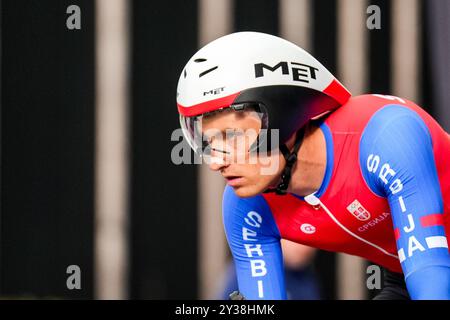 Heusden Zolder, Belgique. 11 septembre 2024. HEUSDEN-ZOLDER, BELGIQUE - 11 SEPTEMBRE : le serbe Ognjen Ilic participe au contre-la-montre individuel Elite masculin, une piste cyclable de 31 km de Heusden-Zolder à Hasselt lors des 30e Championnats d'Europe de cyclisme sur route de l'UEC 2024 sur le circuit Zolder le 11 septembre 2024 à Heusden-Zolder, Belgique. (Photo de René Nijhuis/Agence BSR) crédit : Agence BSR/Alamy Live News Banque D'Images