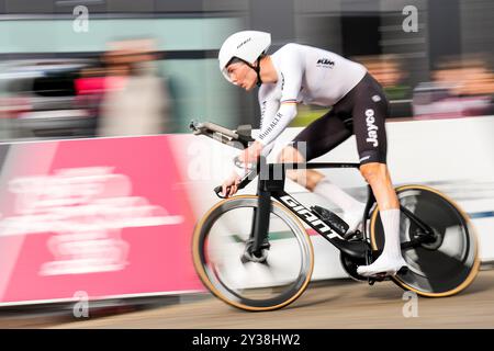 Heusden Zolder, Belgique. 11 septembre 2024. HEUSDEN-ZOLDER, BELGIQUE - 11 SEPTEMBRE : Max Walscheid d'Allemagne participe au contre-la-montre individuel Elite masculin, une piste cyclable de 31 km de Heusden-Zolder à Hasselt lors du 30e Championnat d'Europe de cyclisme sur route de l'UEC 2024 sur le circuit Zolder le 11 septembre 2024 à Heusden-Zolder, Belgique. (Photo de René Nijhuis/Agence BSR) crédit : Agence BSR/Alamy Live News Banque D'Images