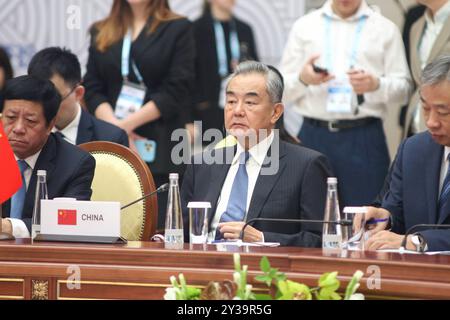 Saint-Pétersbourg, Russie. 11 septembre 2024. Le ministre chinois des Affaires étrangères Wang Yi, lors d'une réunion des représentants des pays BRICS et BRICS plus responsables des questions de sécurité à la Bibliothèque présidentielle Boris Eltsine à Pétersbourg, en Russie. Crédit : SOPA images Limited/Alamy Live News Banque D'Images