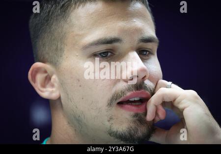 Bruxelles, Belgique. 13 septembre 2024. Nouveau joueur Leander Dendoncker photographié lors de la conférence de presse de l'équipe belge de football RSC Anderlecht concernant le match de compétition contre le KVC Westerlo et la présentation du nouveau joueur Dendoncker, vendredi 13 septembre 2024, à Bruxelles. BELGA PHOTO VIRGINIE LEFOUR crédit : Belga News Agency/Alamy Live News Banque D'Images