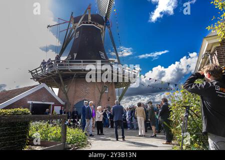 Noordhoek, pays-Bas, 2024-09-13 13:34:24 NOORDHOEK, 13-09-2024, de Noordstar la princesse Beatrix rouvre le moulin à grains et à décorticage de Noordstar à Noordbroek. La princesse Beatrix est la patronne de Hollandsche MolenPHOTO : NLBeeld/POOL/Albert Nieboer crédit : NL Beeld / Patrick van EMST Banque D'Images