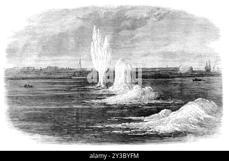 Chatham Siege Operations : explosion de mines sous le Medway, 1871. Entraînement de l'armée britannique. Les six ou sept mines posées sous l'eau, de l'autre côté de la rivière Medway, de Gillingham Hard, pour être explosées successivement par des étincelles électriques du navire d'instruction Volta, ont produit une grande sensation. Chacune de ces mines a été chargée de 50 lb de coton pistolet, placé dans un sac indiarubber scellé avec de la colle. Les mines sous-marines utilisées dans la guerre réelle seraient probablement de 500 livres, dans des caisses métalliques. Chaque sac de coton pistolet était muni d'un fusible, composé d'un fil de platine entouré de fulminate de mercure. Banque D'Images