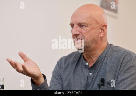 Staatstheater Mainz, interview mit Tanzdirektor honne Dohrmann 13.09.24 *** Staatstheater Mainz, interview avec la directrice de danse Honne Dohrmann 13 09 24 Banque D'Images