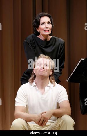 Katja Weitzenboeck dans le rôle de Maria Callas et Lawrence Halksworth lors de la répétition photographique pour Meisterklasse au Komoedie am Kurfuerstendamm, Berlin, 11/09/ Banque D'Images