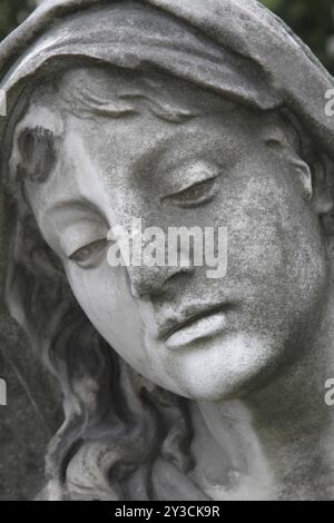 Cimetière en deuil Statue d'une femme Portrait Banque D'Images