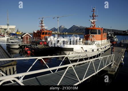 Navires dans le port de Sandnessjoen, Nordland, Norvège, Europe Banque D'Images