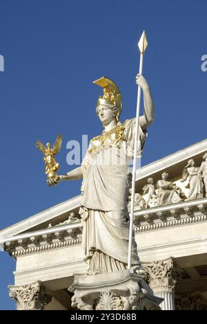 Athena au Pallas Fontaine Athena devant le Parlement, Vienne, Autriche, Europe Banque D'Images